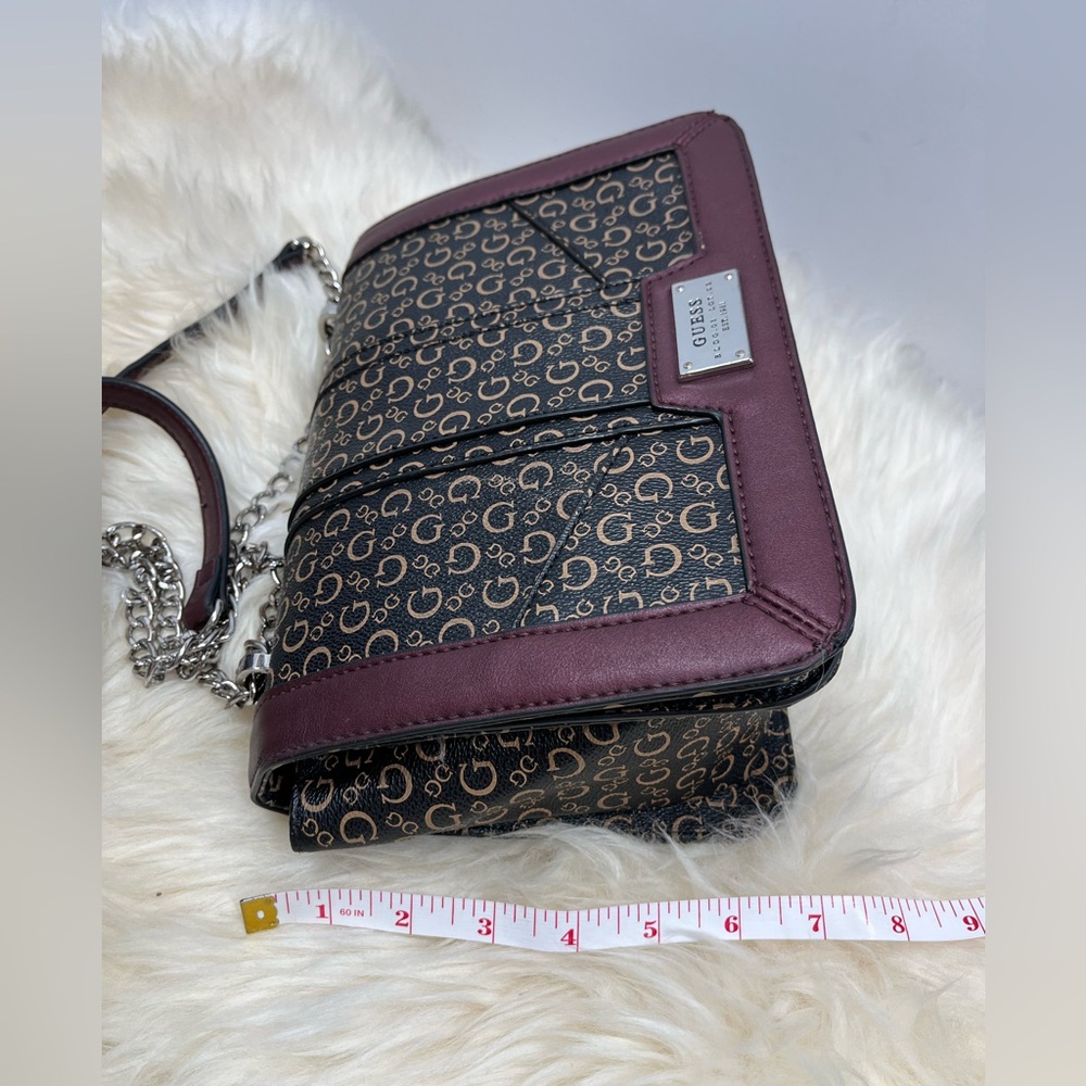 Guess Buzz Signature Satchel/ Crossbody Adjustable 2-way wear - Picture 13 of 16